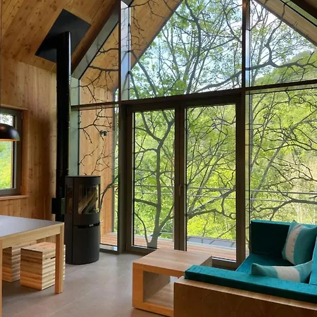 Baumwipfelhaus 特里费尔斯山麓安韦勒