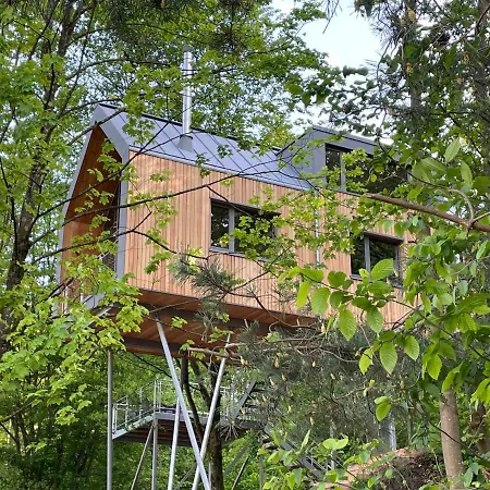 Baumwipfelhaus بيت للعطل آنفايلار آم تريفلز